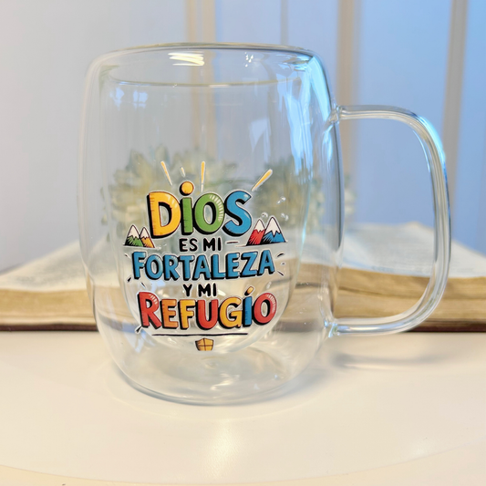 Taza cristiana de 350ml con mensaje inspirador. Vidrio doble pared con caja rosada o negra. Ideal para regalar y fortalecer el espíritu.